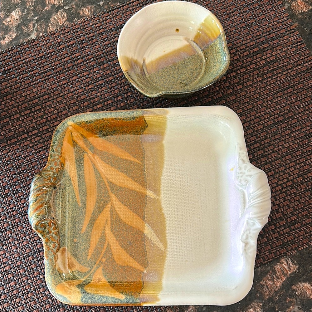 Handcrafted Lara Dish Set with Leaf Design